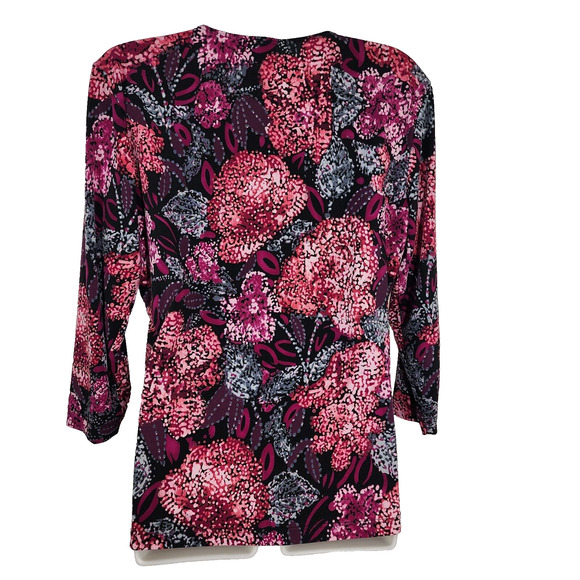 Chicos Womens Top Size 1 Medium Pink Printed Peplum Faux Wrap 3/4 Sleeve Stretch - Picture 2 of 8